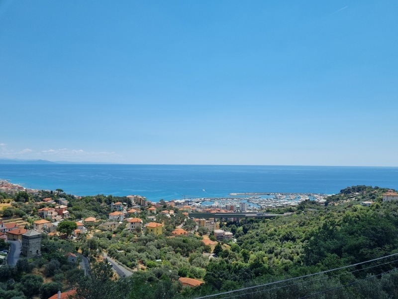 casa indipendente in vendita a Varazze in zona Castagnabuona