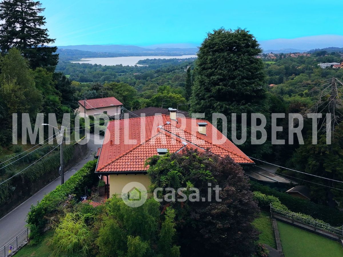 casa indipendente in vendita a Varese in zona Centro Città