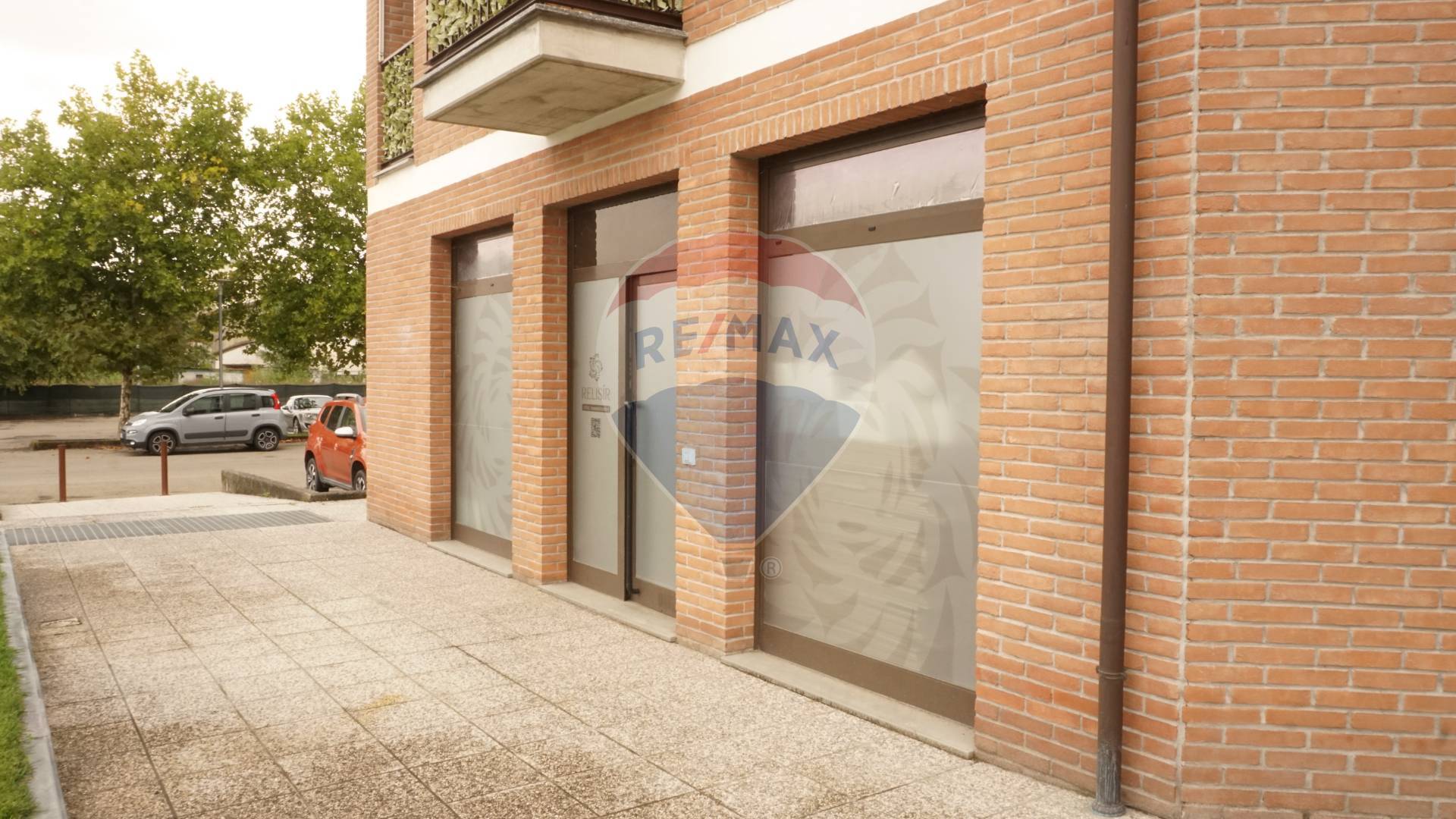 locale commerciale in vendita a Salsomaggiore Terme