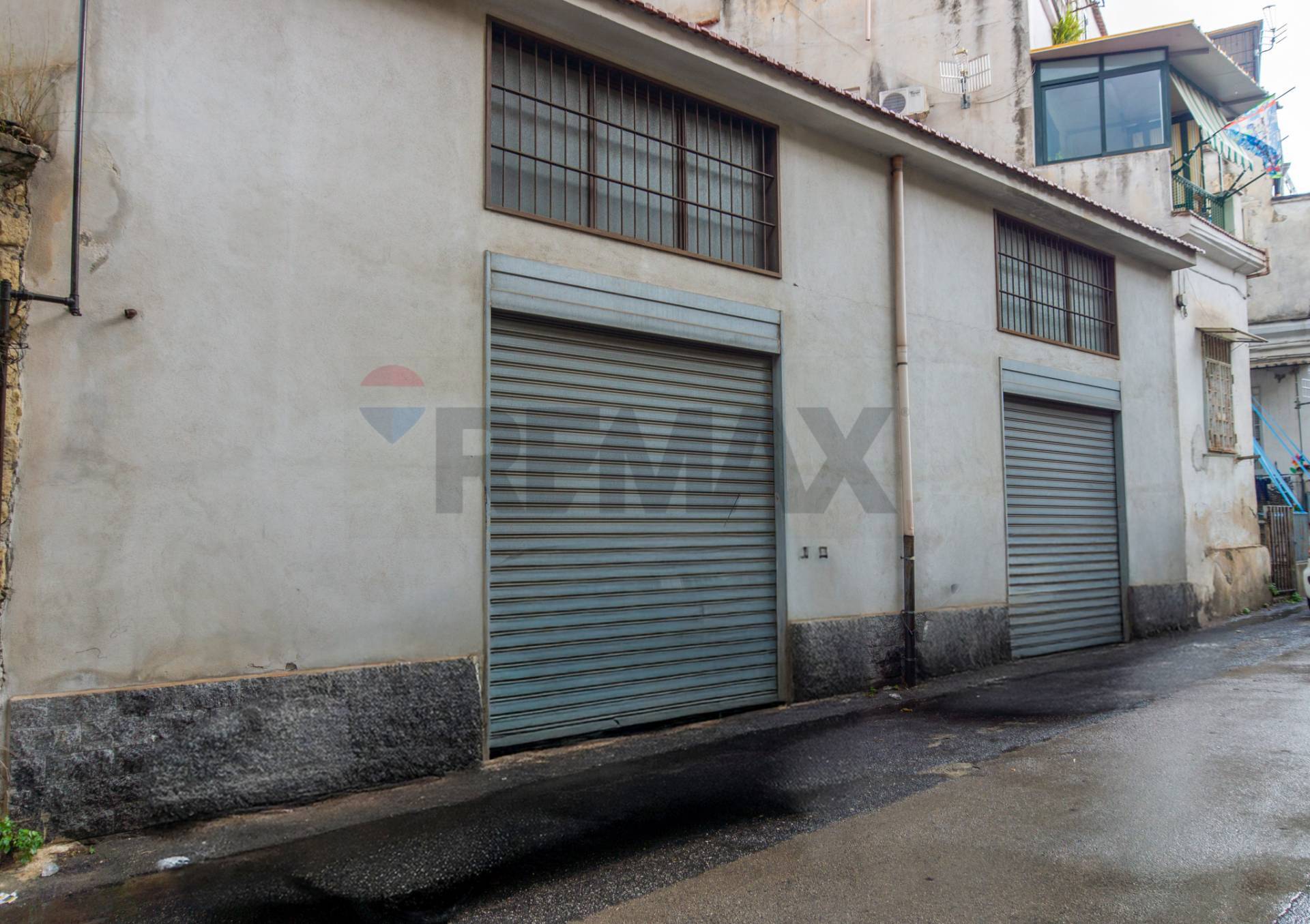 locale di sgombero in affitto a Napoli