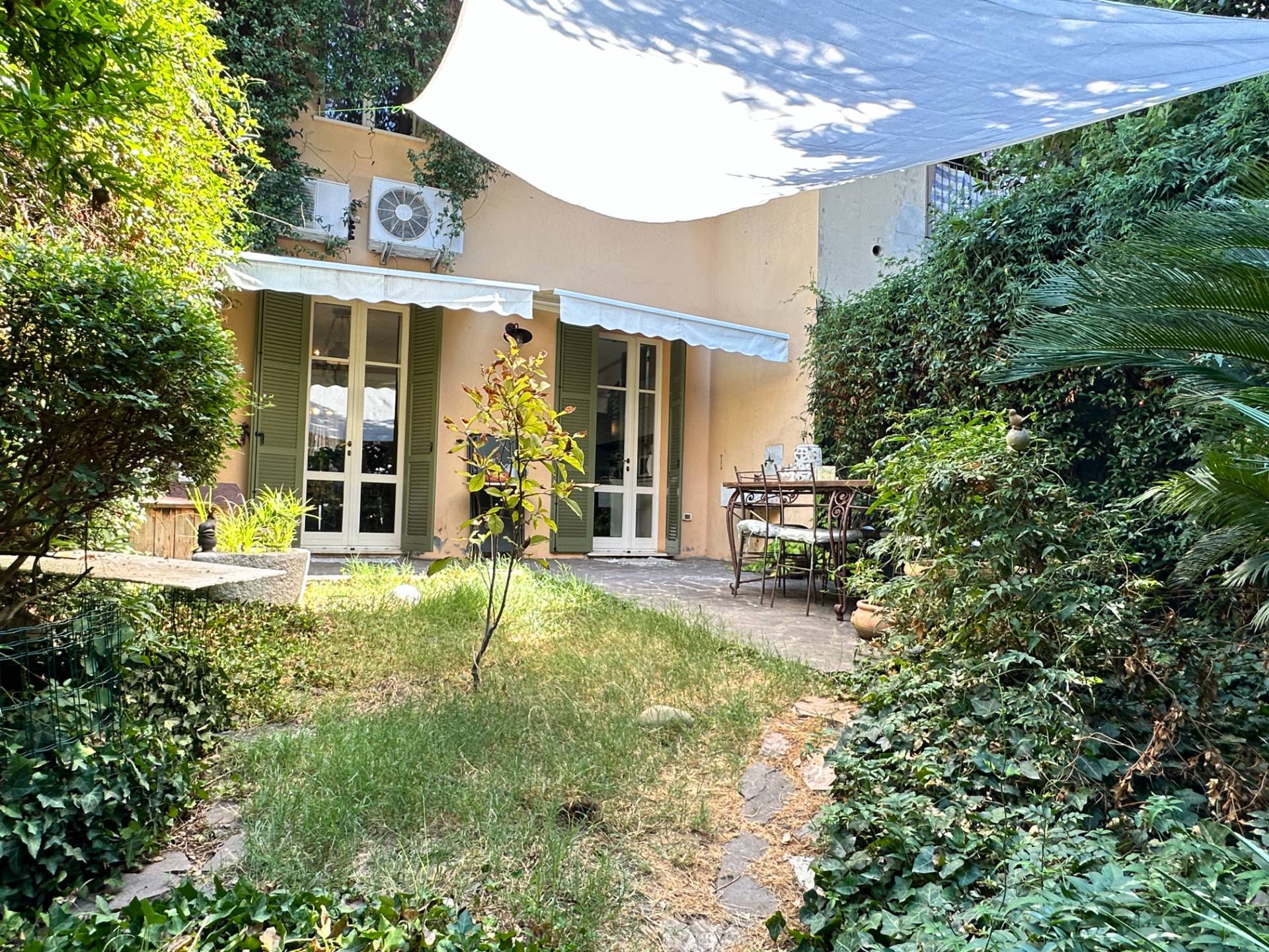 casa indipendente in vendita a Pesaro in zona Centro Città