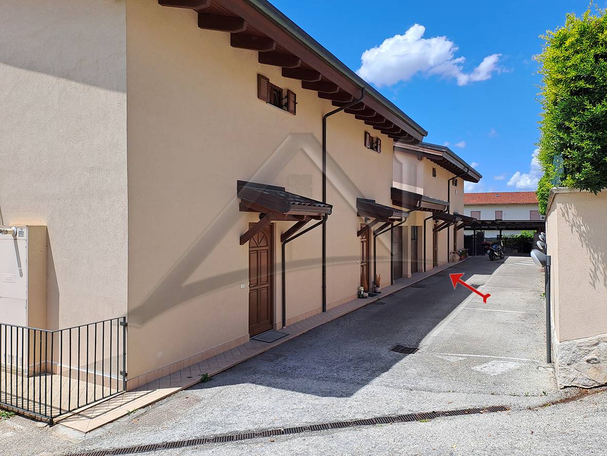casa indipendente in vendita a Ne