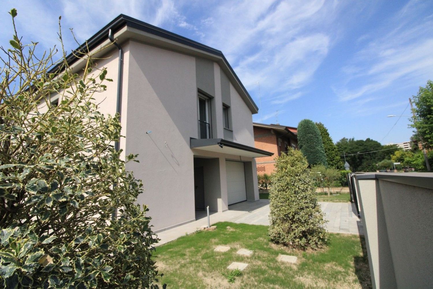 casa indipendente in vendita a Reggio nell'Emilia