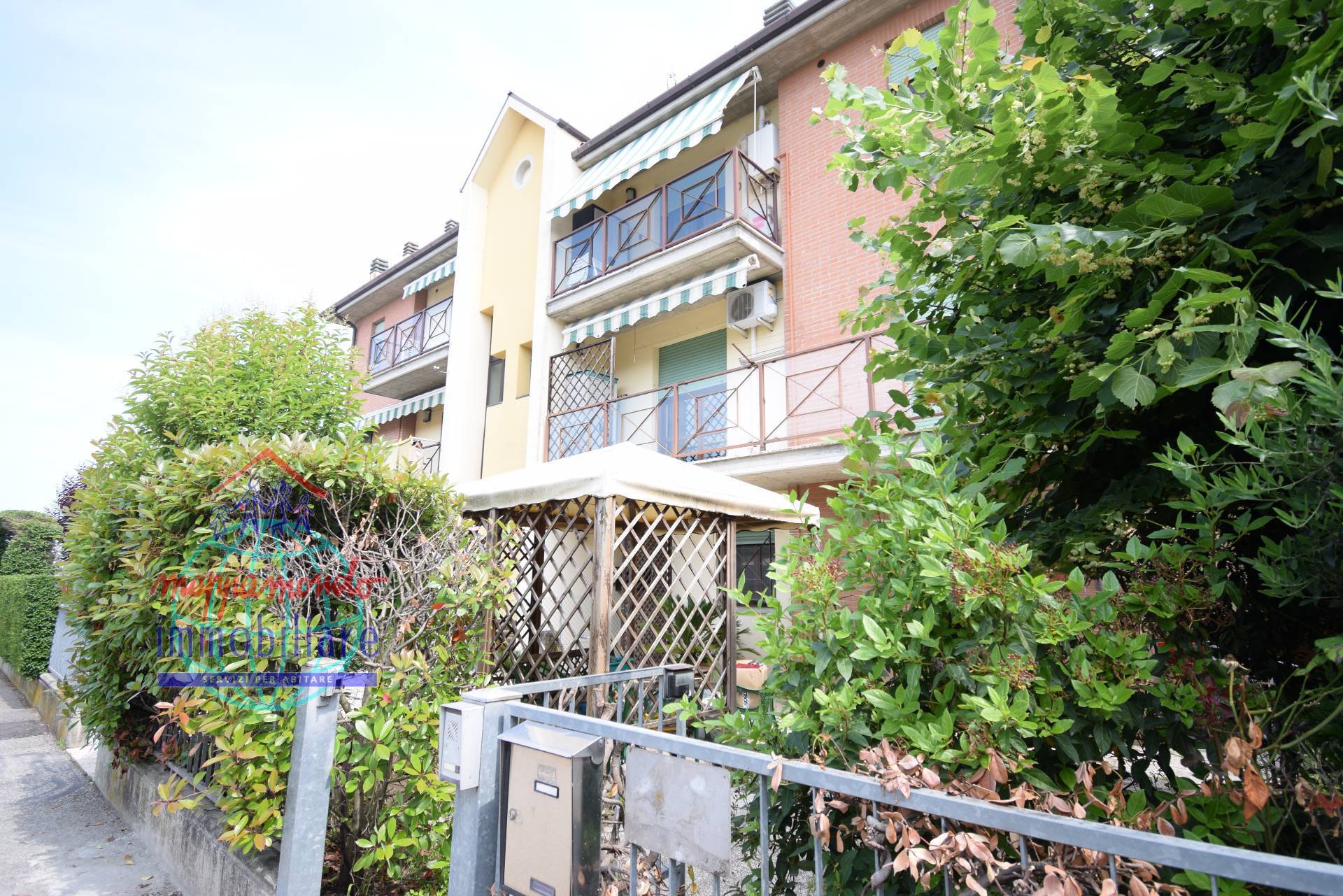 appartamento in vendita a Fiuminata in zona Castello
