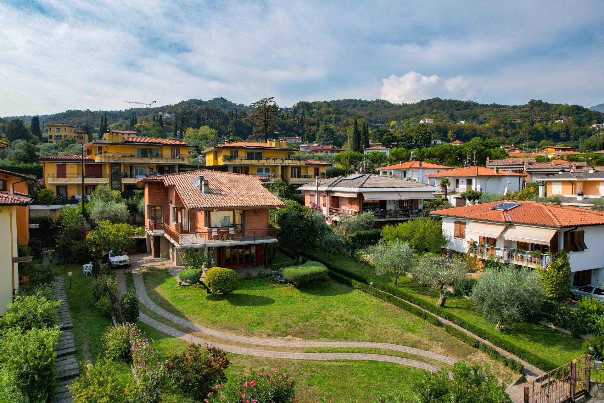 casa indipendente in vendita a Salò in zona Villa