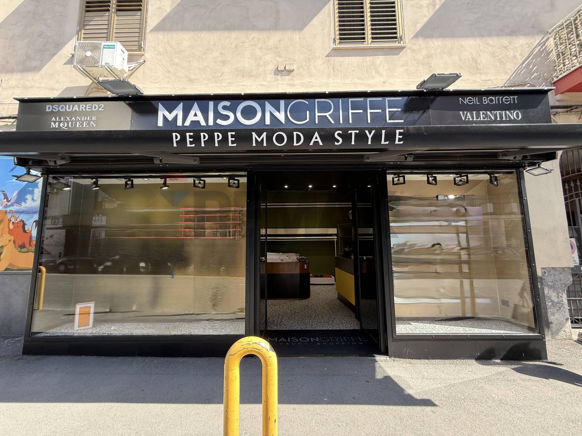 locale commerciale in vendita a Casoria