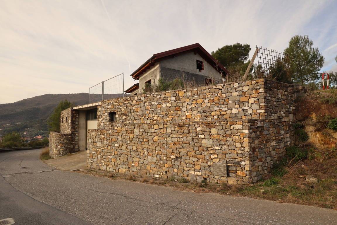 casa indipendente in vendita ad Andora