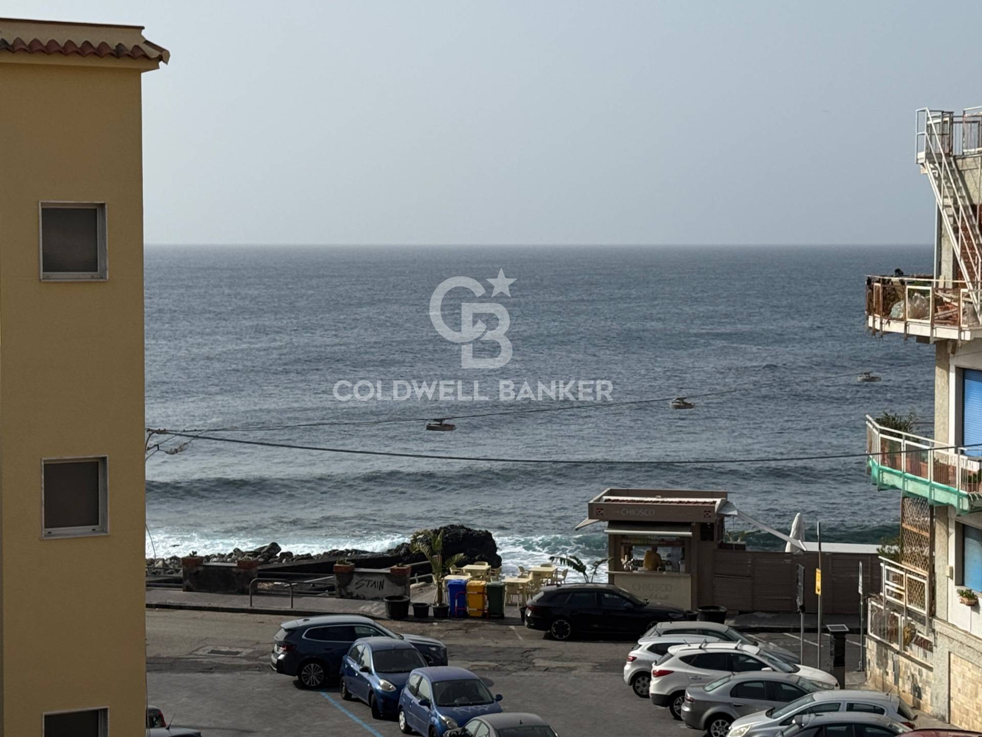 intera palazzina in vendita a Fiuminata in zona Castello