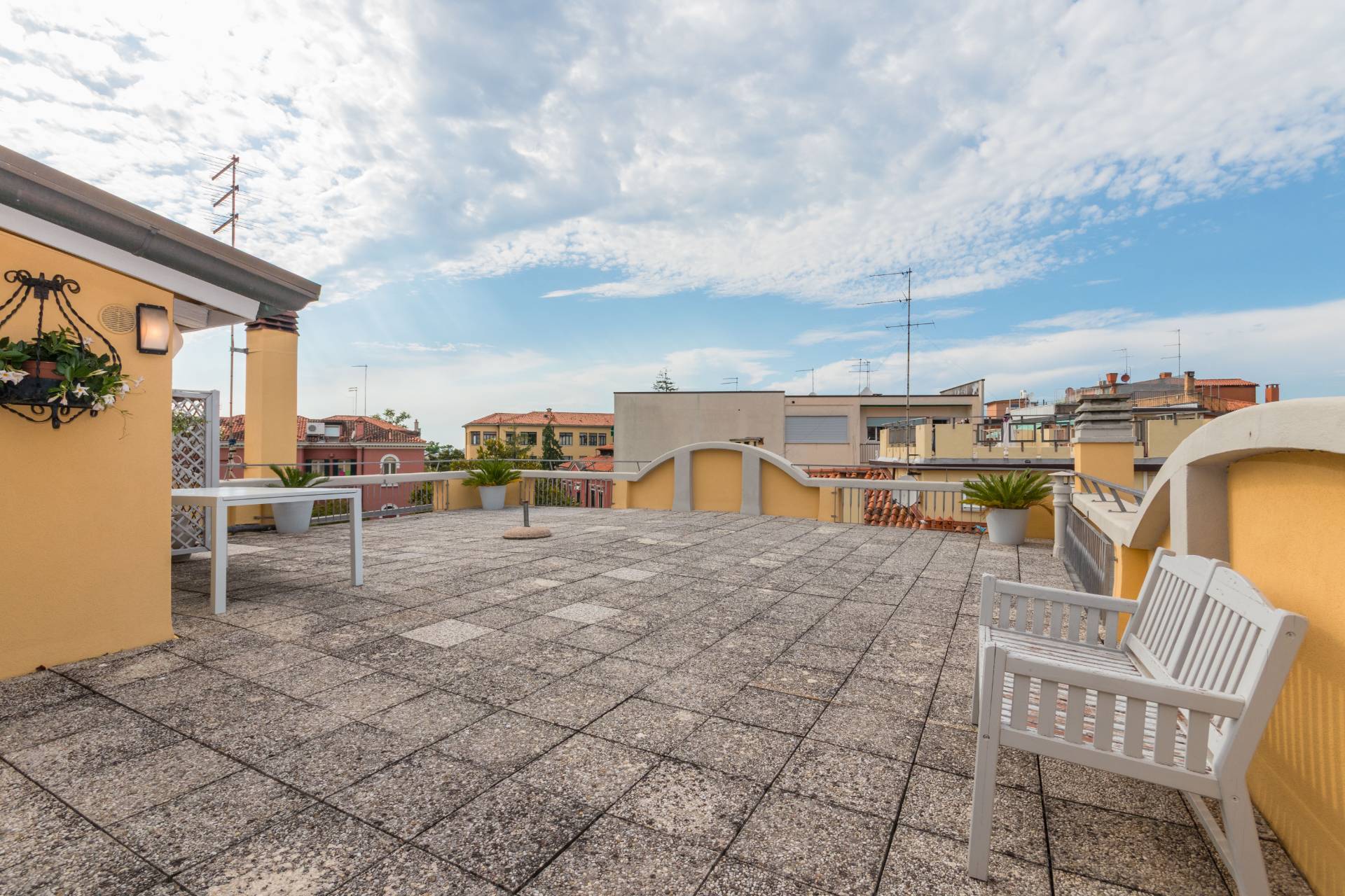 appartamento in vendita a Lonato del Garda in zona Lido