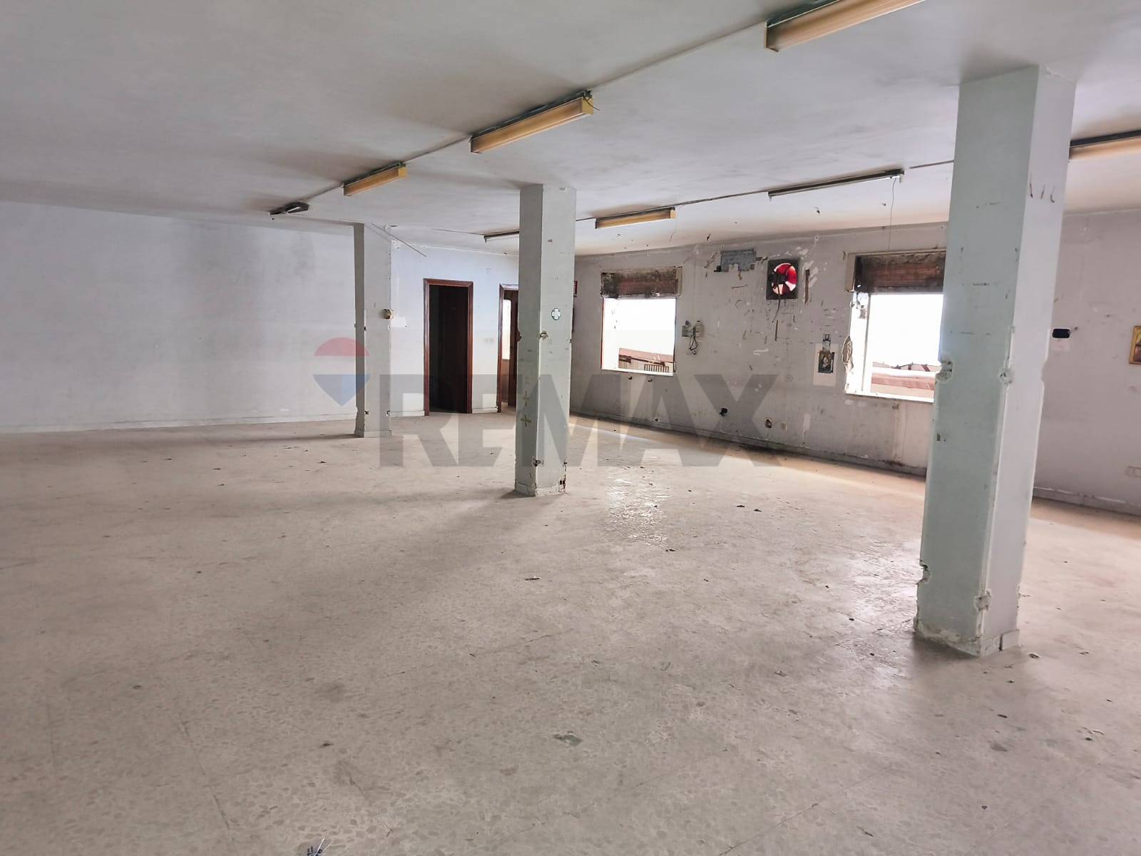 intera palazzina in vendita a Napoli