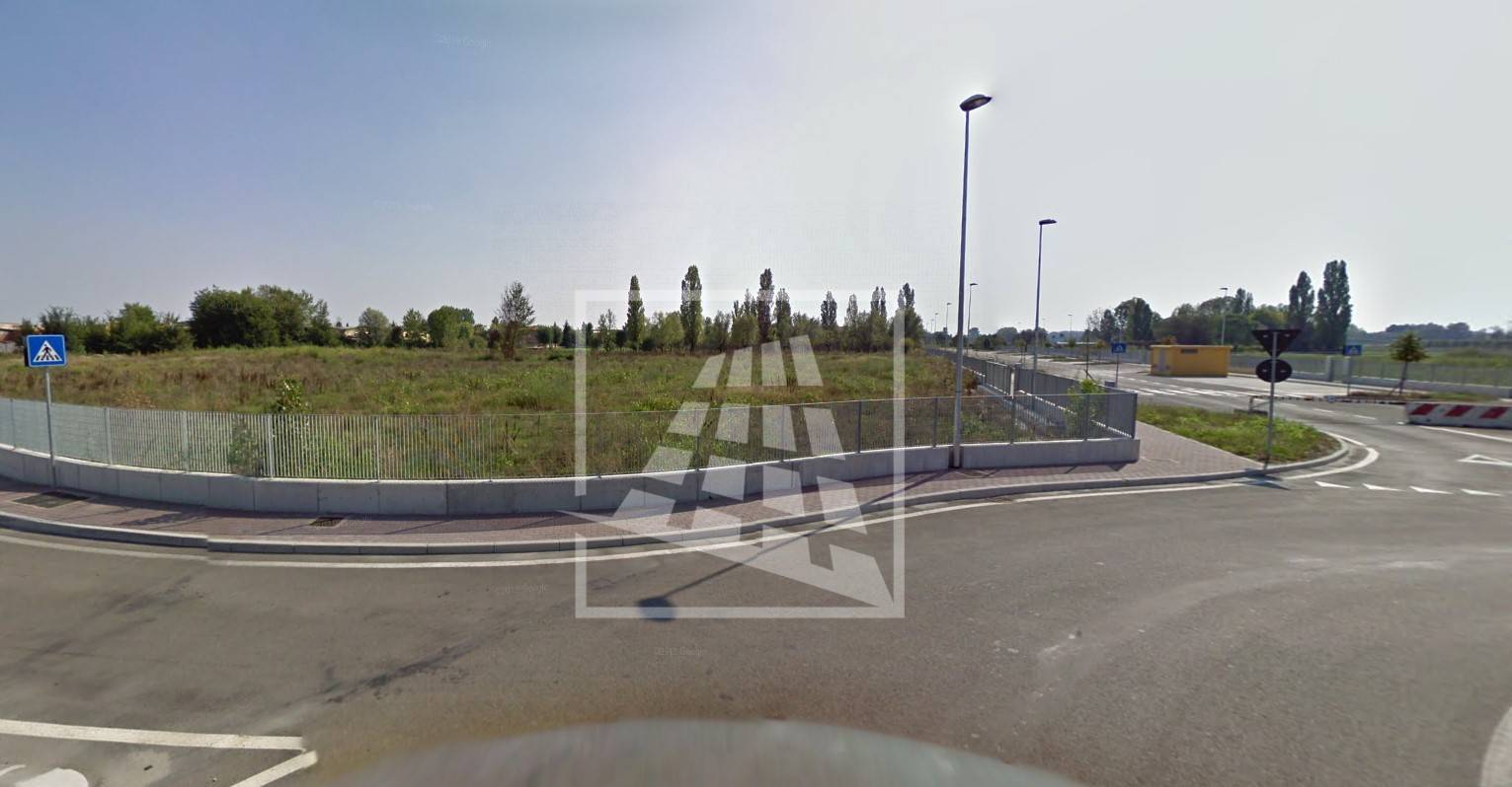 terreno edificabile in vendita a Correggio in zona Villaggio Industriale