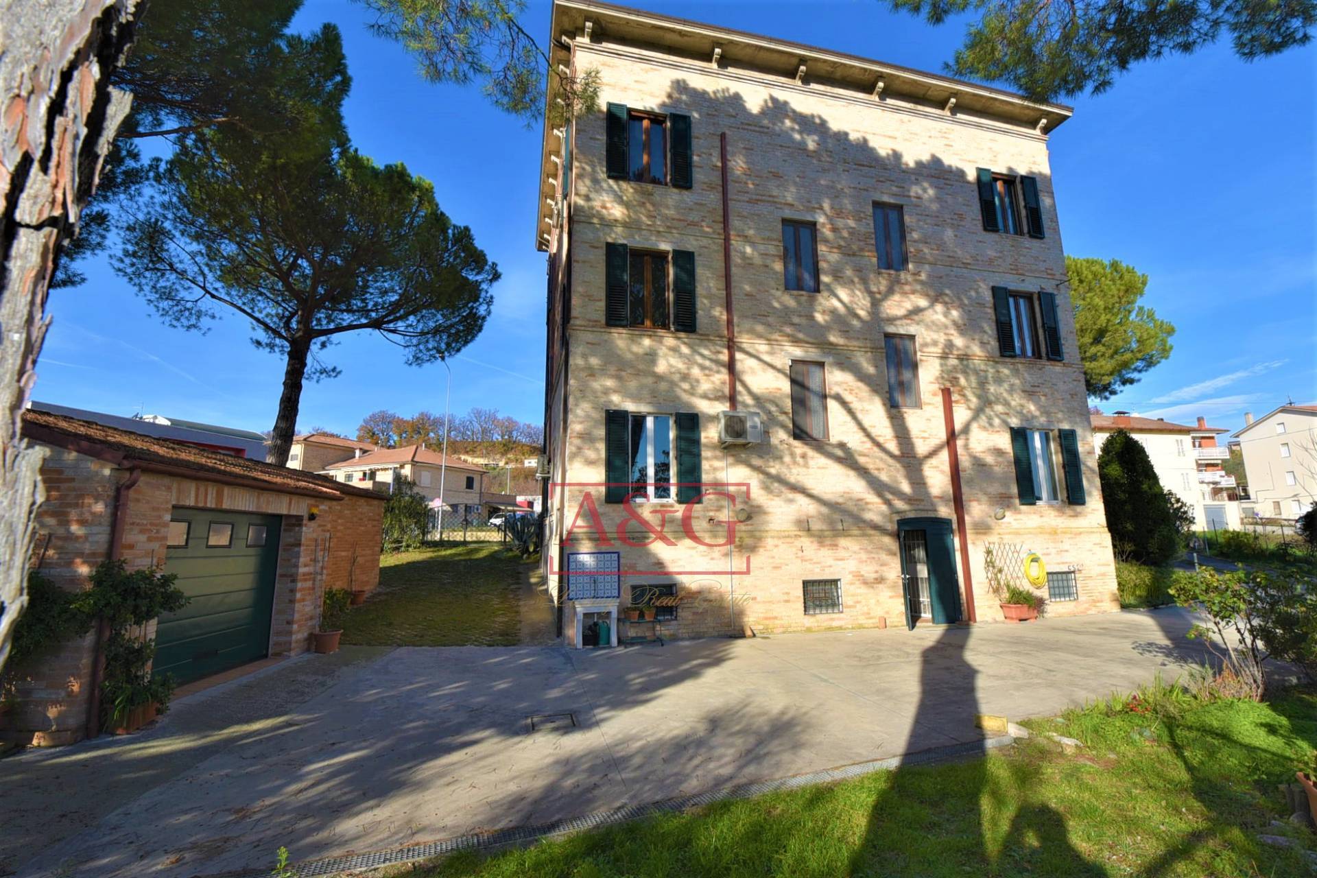 casa indipendente in vendita a Carmiano in zona Magliano