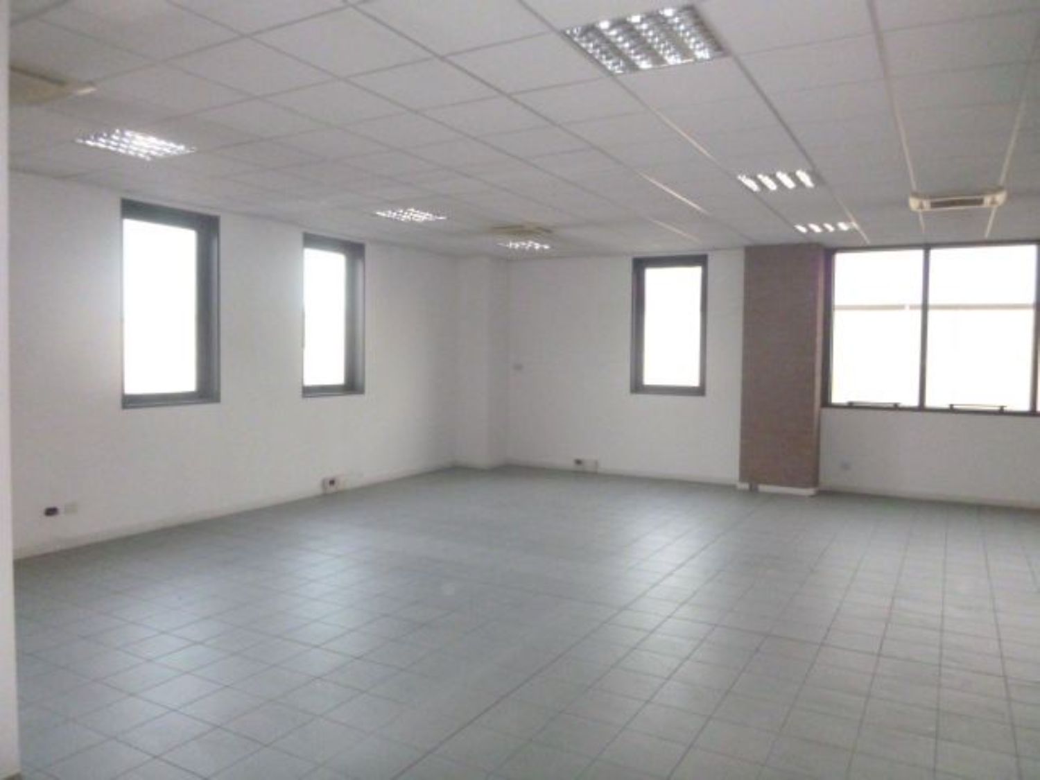 ufficio in vendita a Reggio nell'Emilia