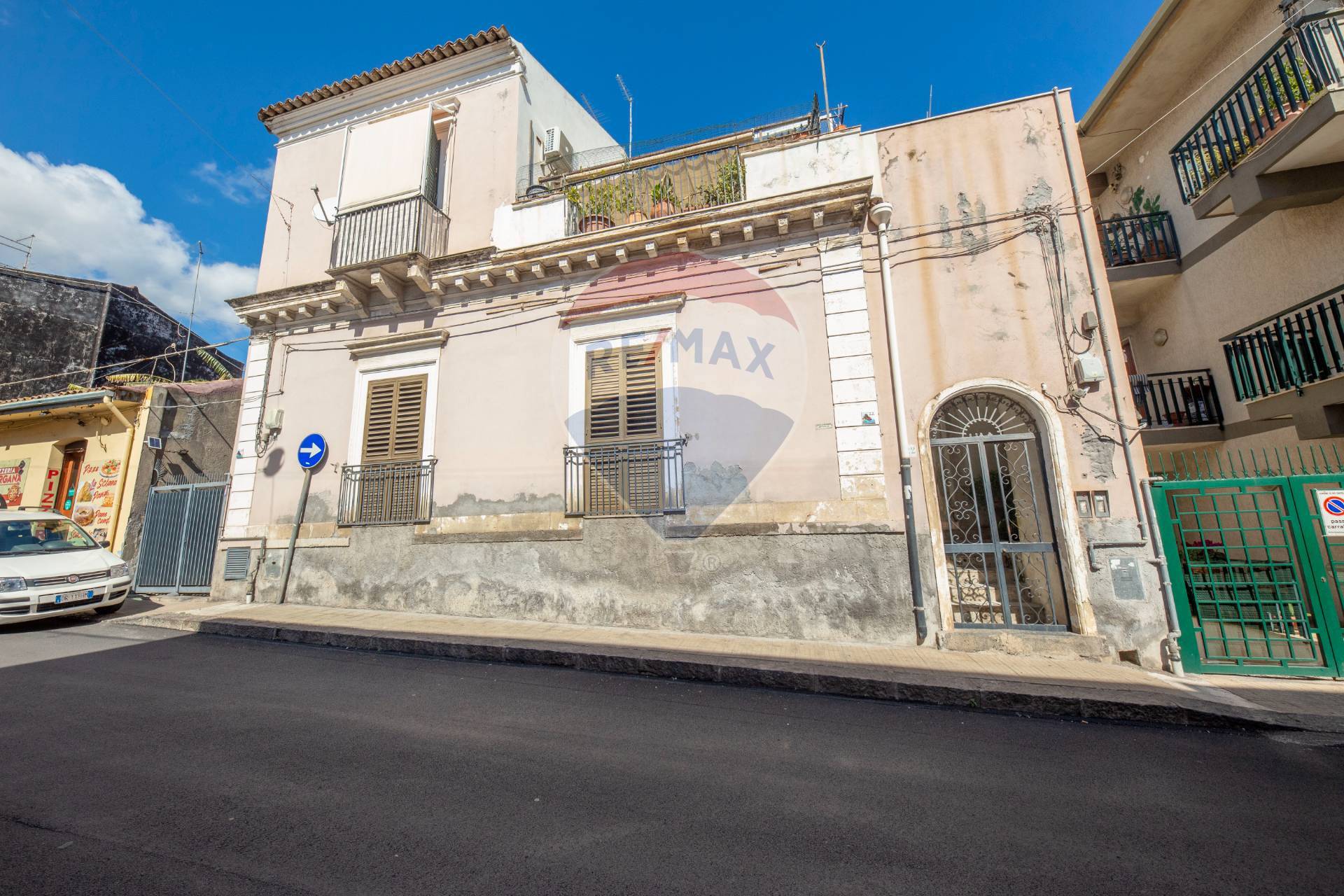 casa indipendente in vendita ad Aci Catena