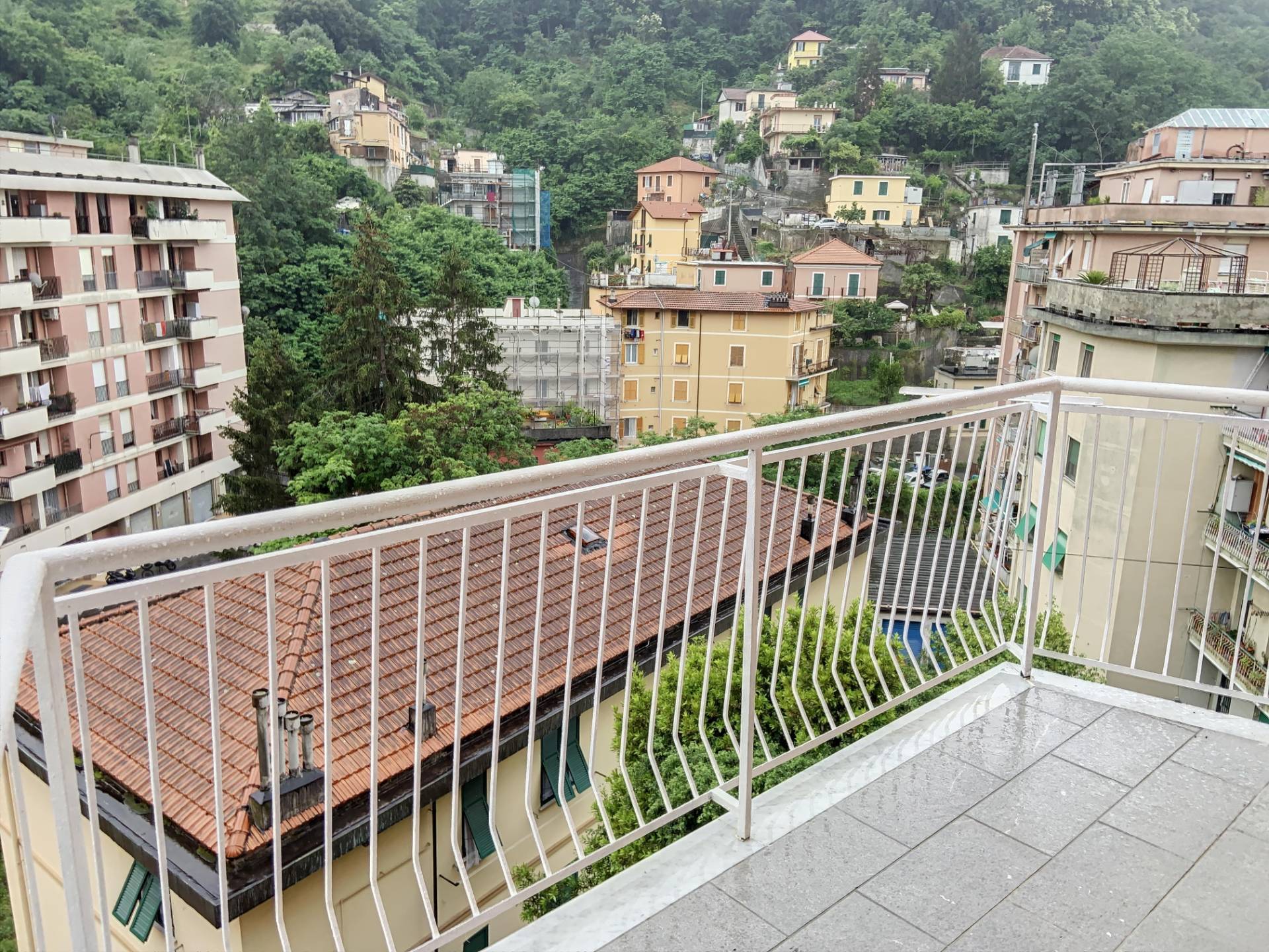 intera palazzina in vendita a Genova in zona Bolzaneto