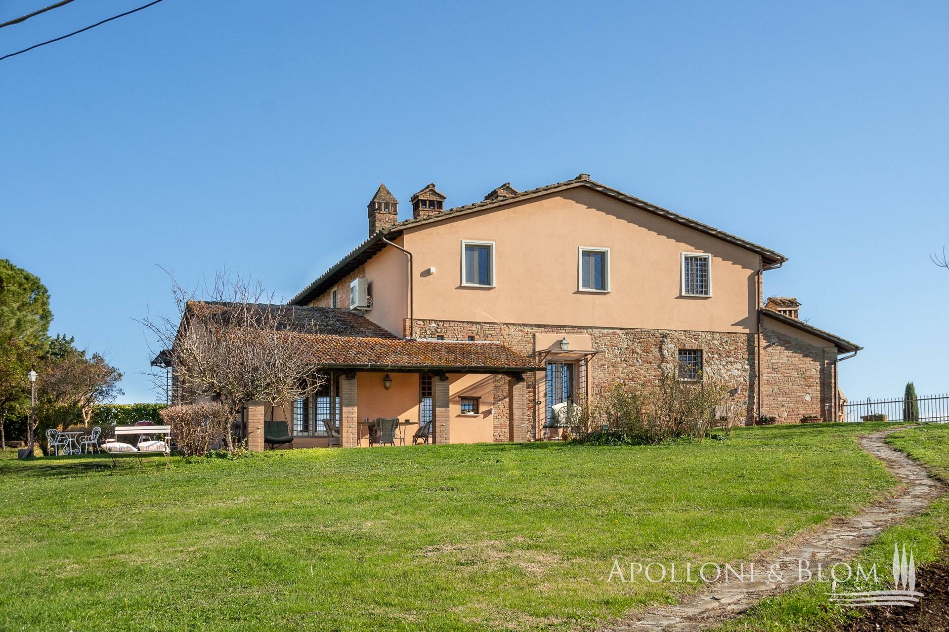 casa indipendente in vendita a Perugia in zona San Martino in Colle