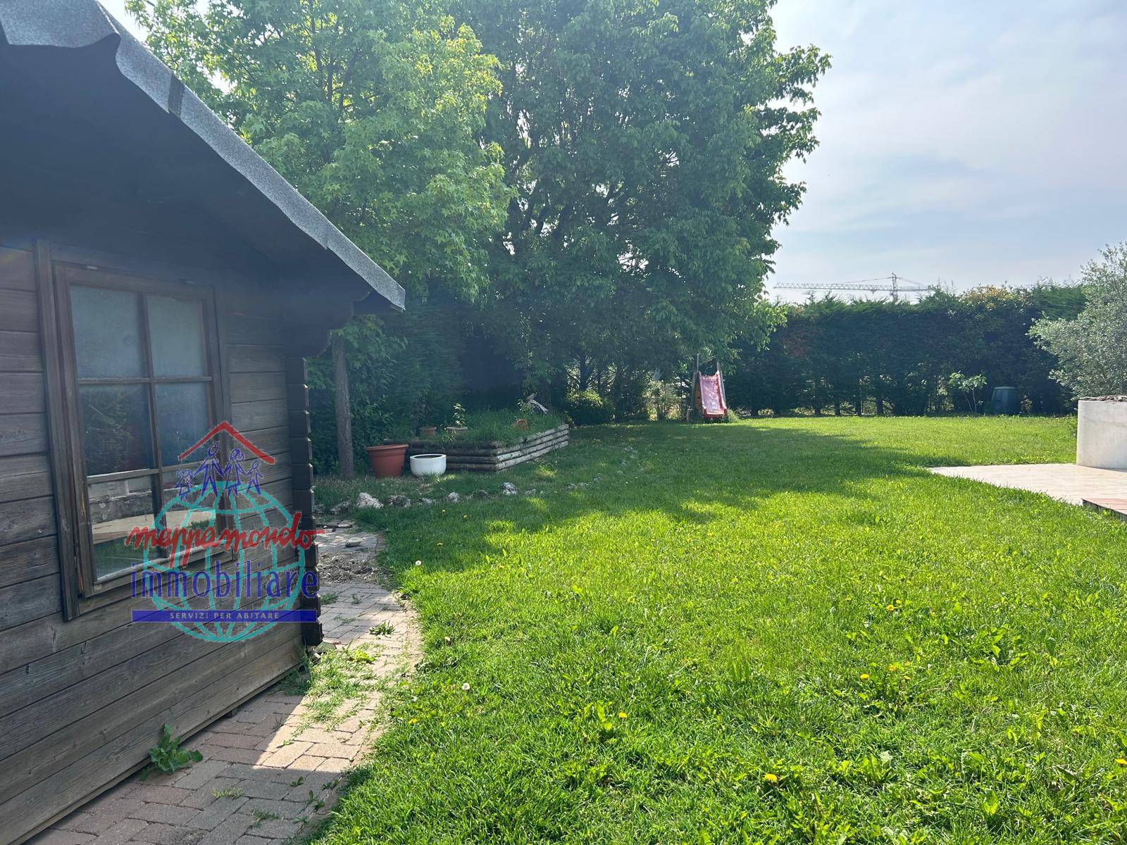 casa indipendente in vendita a Leggiuno in zona Reno