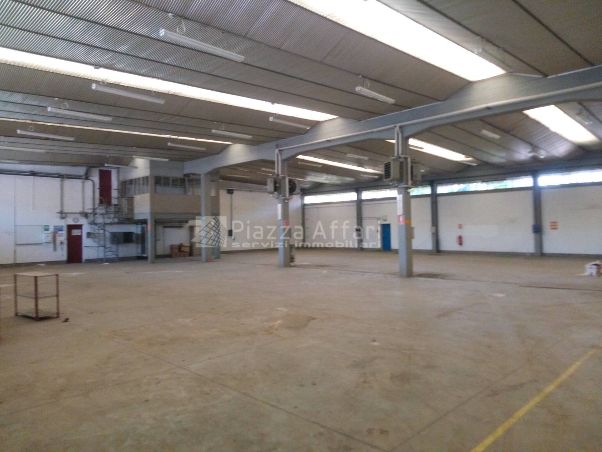 capannone in vendita a Reggio nell'Emilia