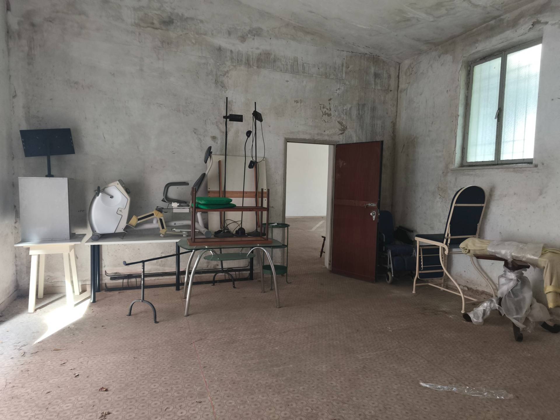 locale di sgombero in affitto a Civitanova Marche