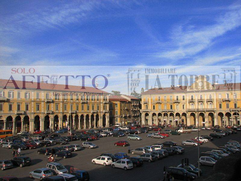 locale commerciale in affitto ad Alessandria in zona Piazza Garibaldi