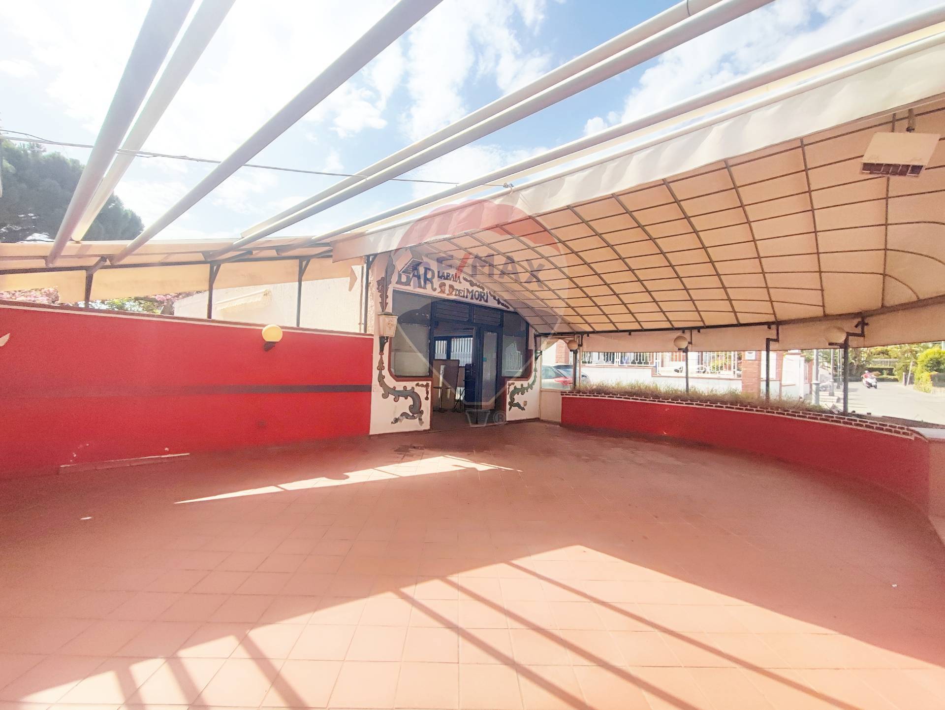 locale commerciale in vendita a Recanati