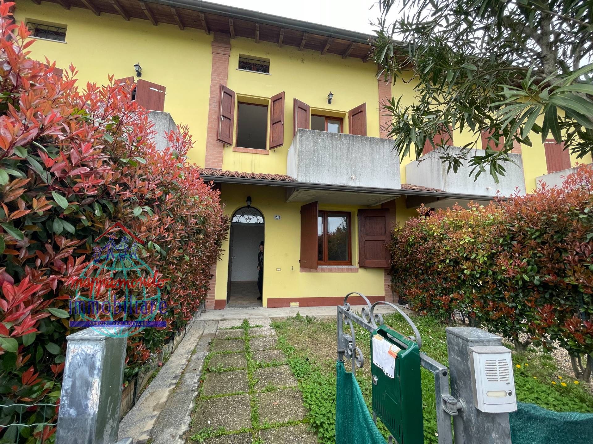 casa indipendente in vendita a Leggiuno in zona Reno