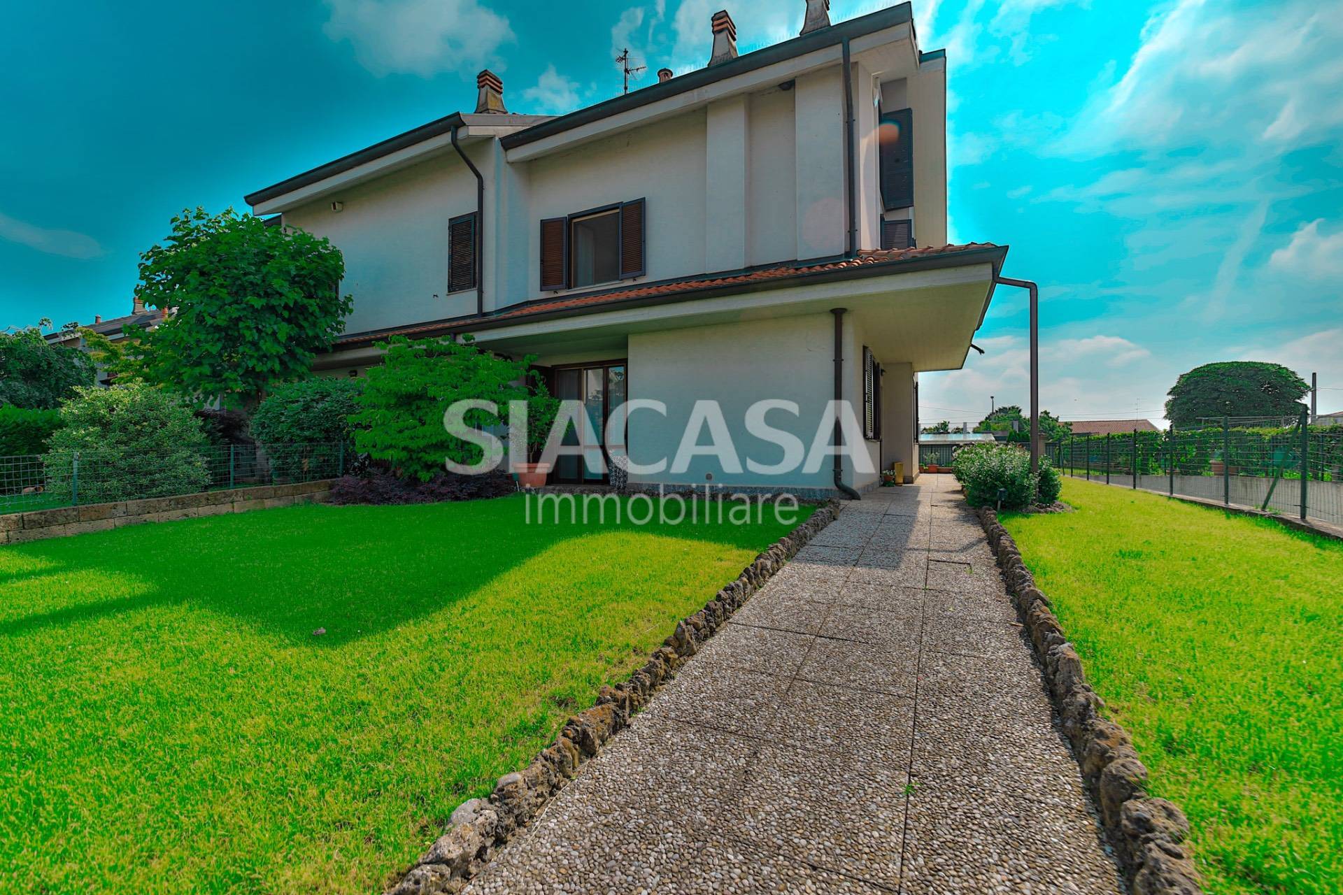 casa indipendente in vendita ad Ornago in zona Rossino