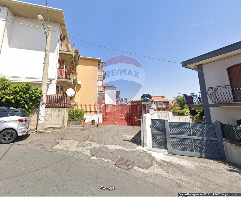 appartamento in vendita ad Aci Castello in zona Ficarazzi