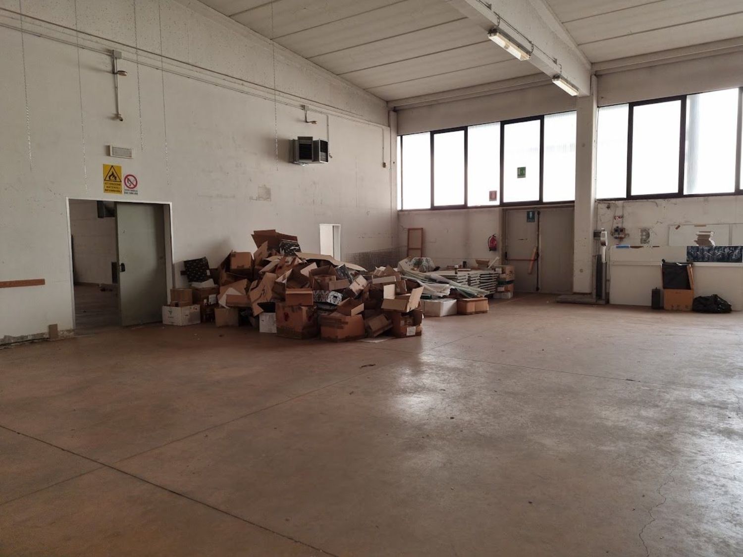 capannone in affitto a Correggio