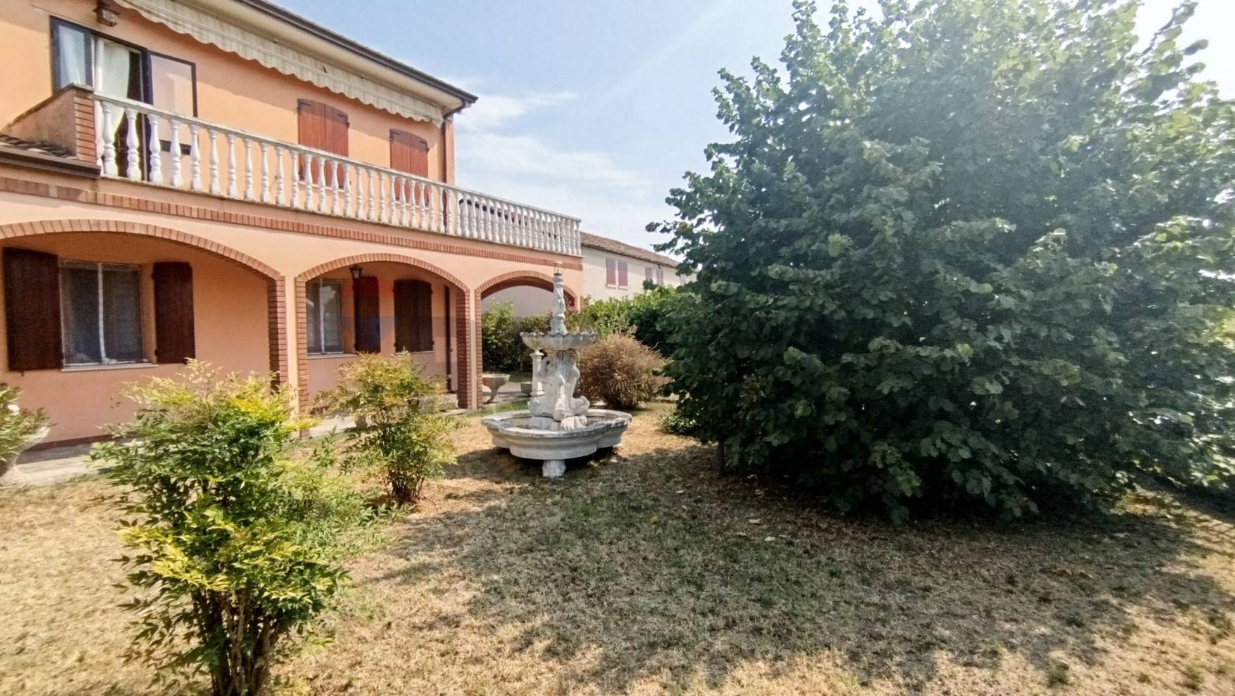 casa indipendente in vendita a Ficarolo