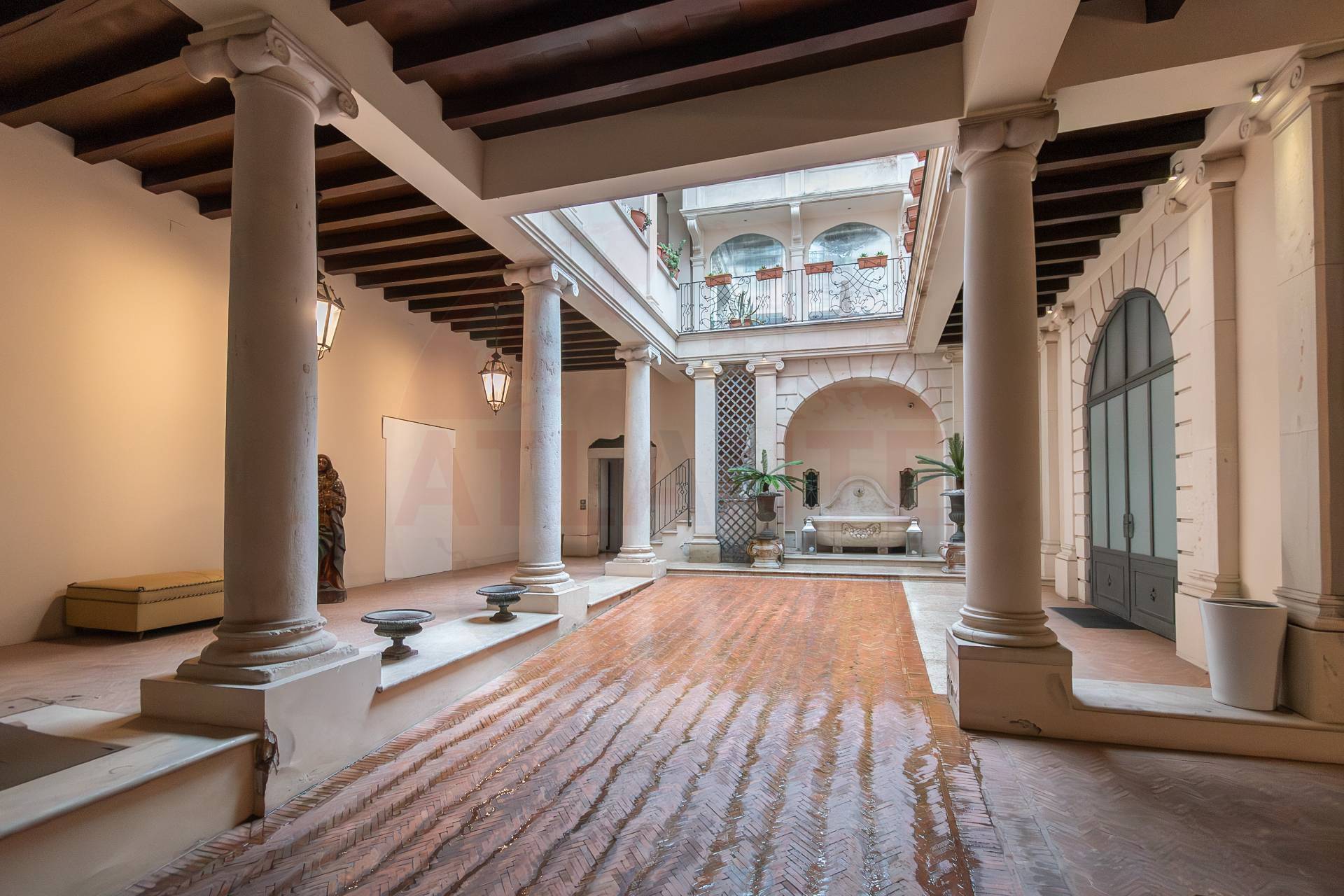 casa indipendente in vendita a Brescia in zona Volta