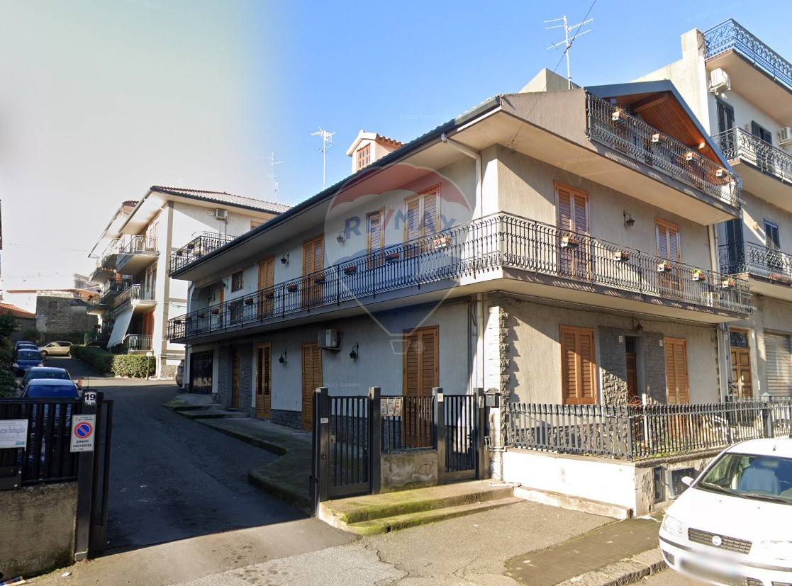 appartamento in vendita ad Aci Sant'Antonio