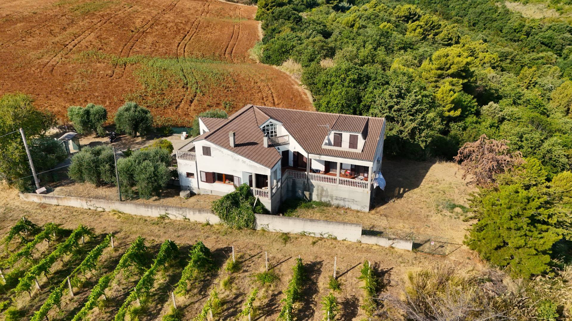 casa indipendente in vendita a Diso in zona Marittima