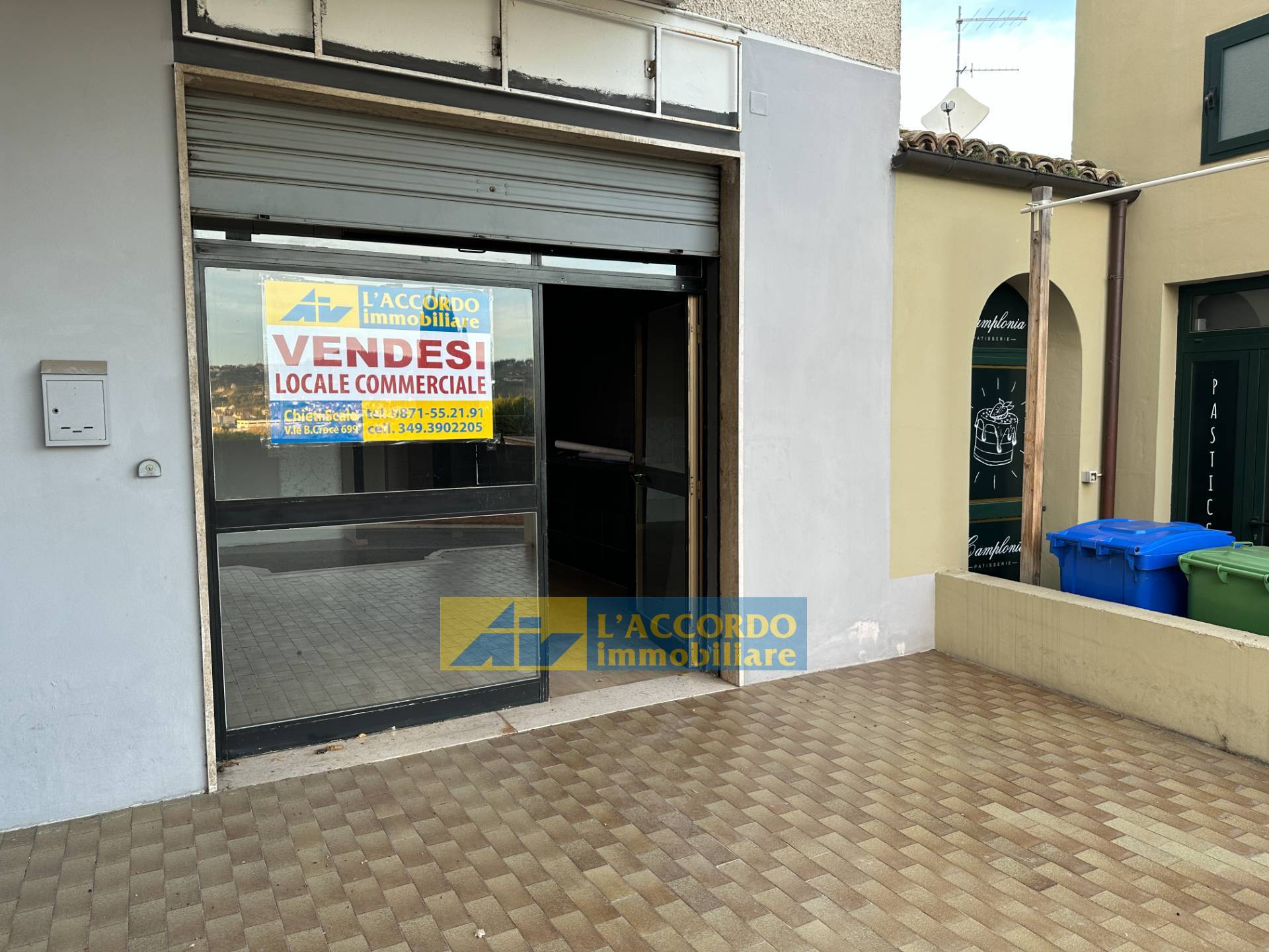 locale commerciale in vendita ad Ostuni in zona Villanova