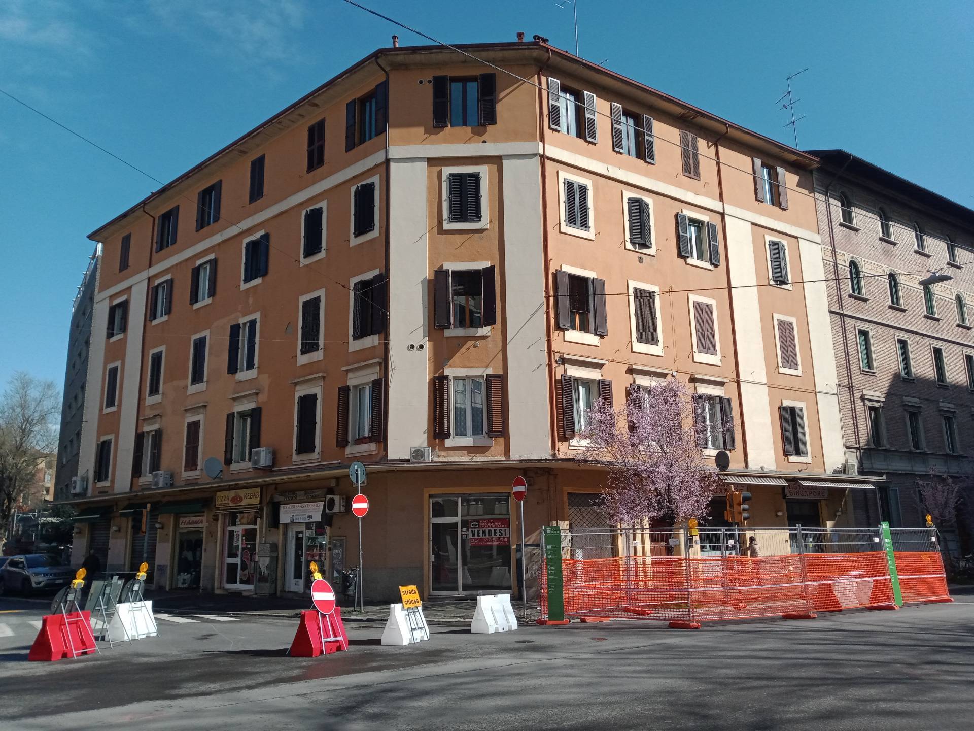 ufficio in vendita a Bologna in zona Corticella