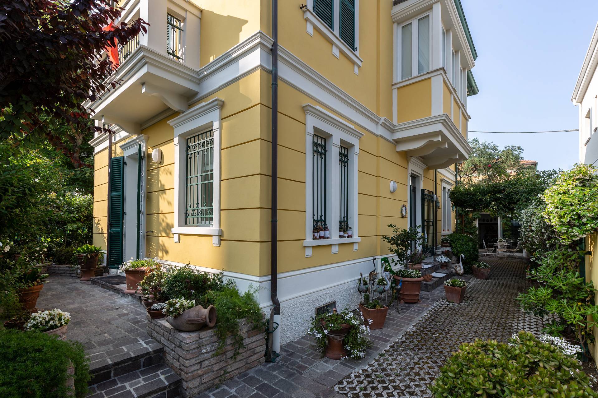 casa indipendente in vendita a Pesaro in zona Mare