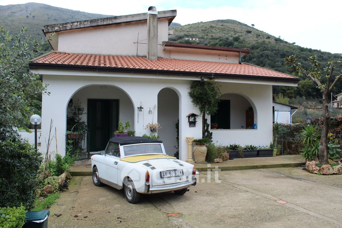 casa indipendente in vendita ad Itri