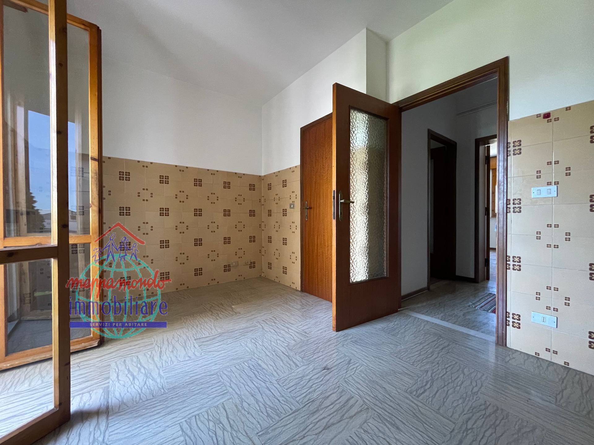 appartamento in vendita a Cento in zona XII Morelli