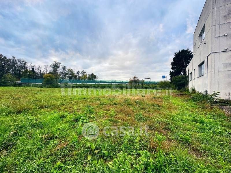 terreno edificabile in vendita a Besnate