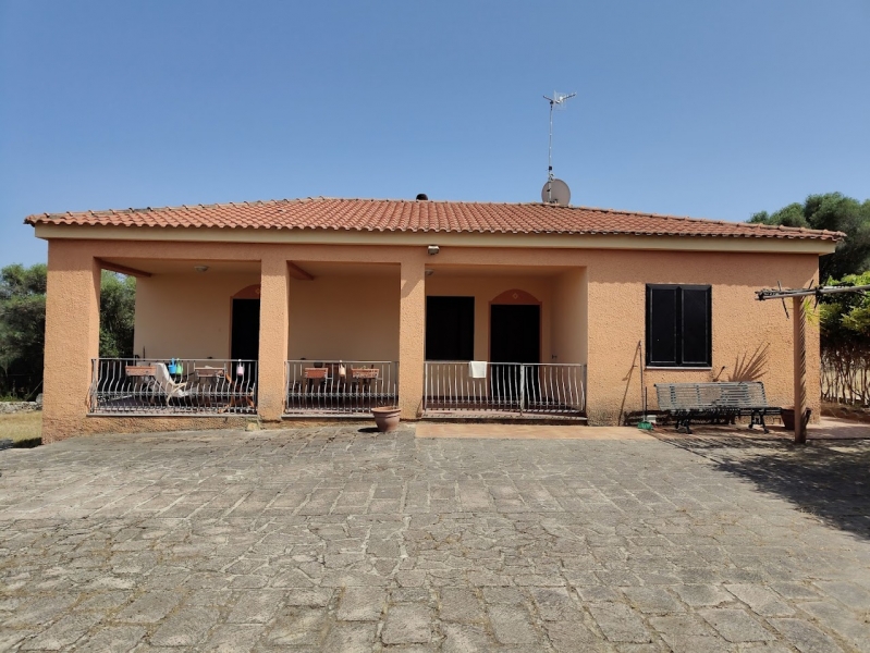 casa indipendente in vendita ad Alghero in zona Carrabuffas