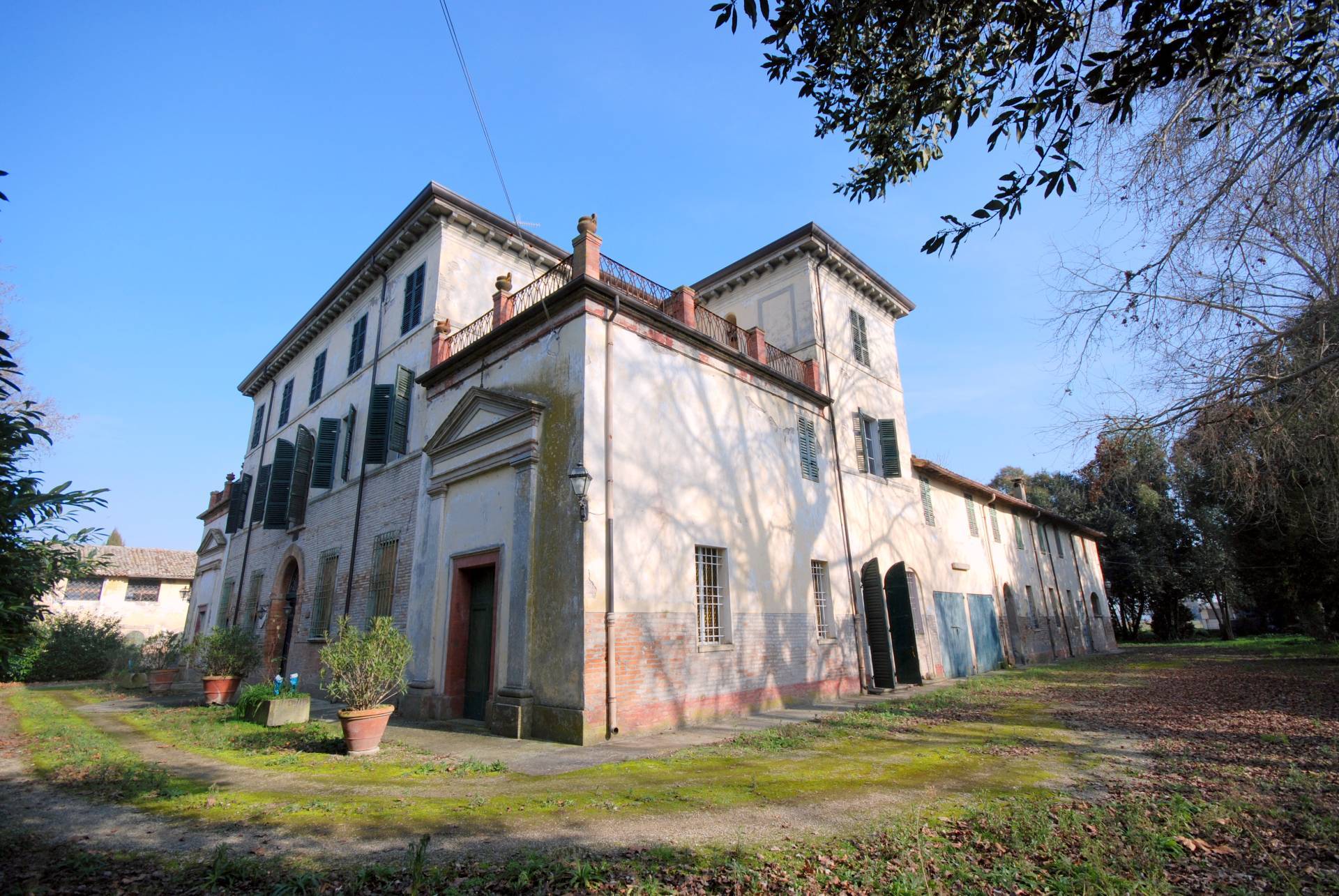 villa in vendita a Desenzano del Garda in zona San Pietro