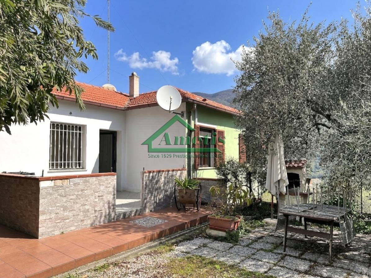 casa indipendente in vendita a Cesena in zona Borello